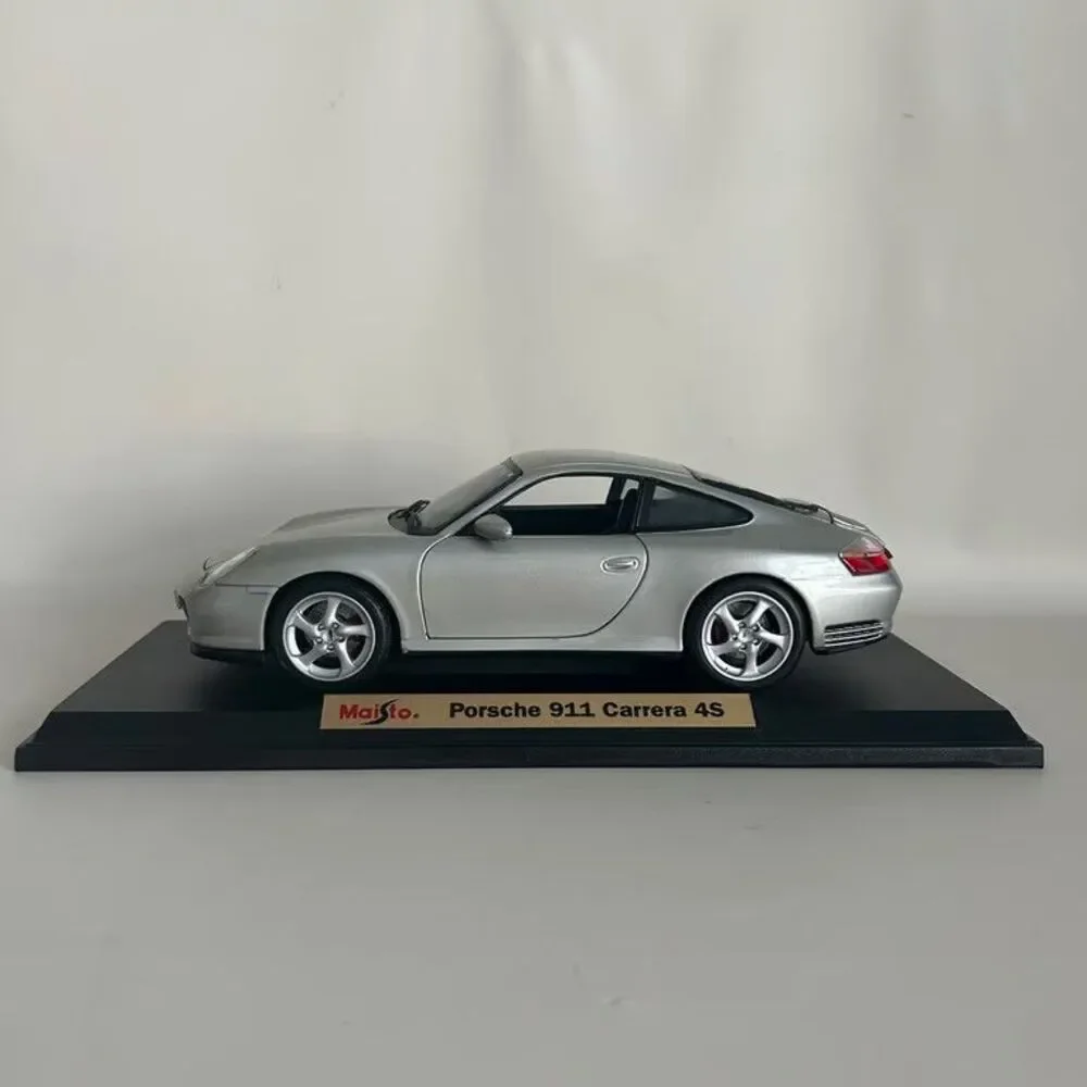 Maisto Porsche 911 Carrera 4S 1:18 Scale Diecast Model Car Silver Vintage 1998